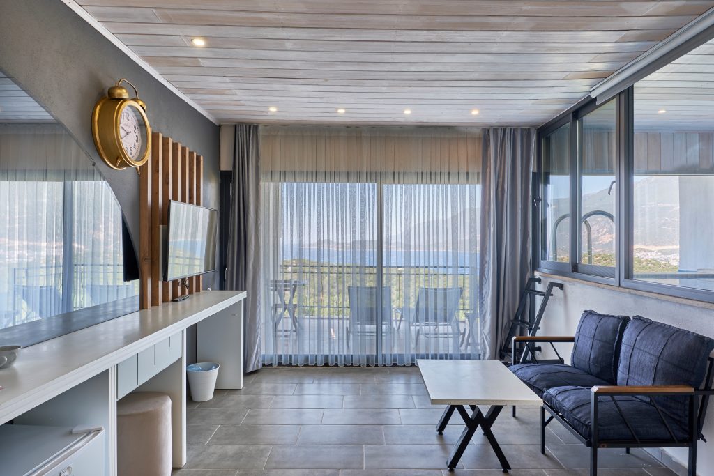 Superior Oda ( Havuzlu DENİZ MANZARALI )